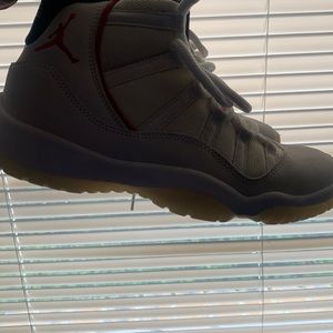 jordan 11 retro platinum tint, size 6.5 in boys, cream and red